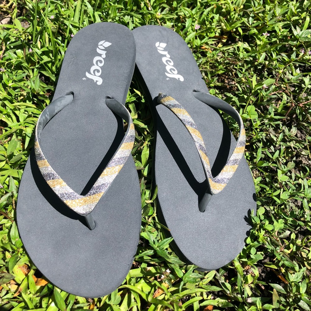 New Size 6 Reef sandals